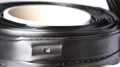 Капельная эмиттерная лента полива растений КЛ длина 100 метров шаг 30 см для дачи и огорода