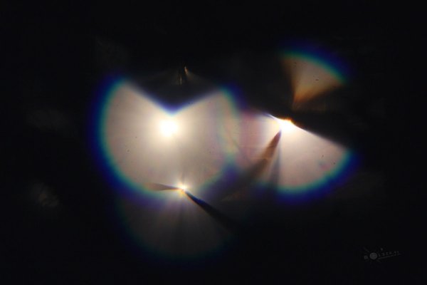 Оптический эксперимент в ночном городе Железнодорожный