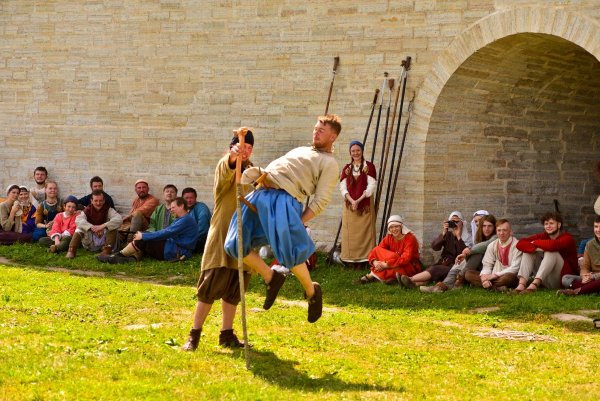 а этот тяжел в интерфейсе был