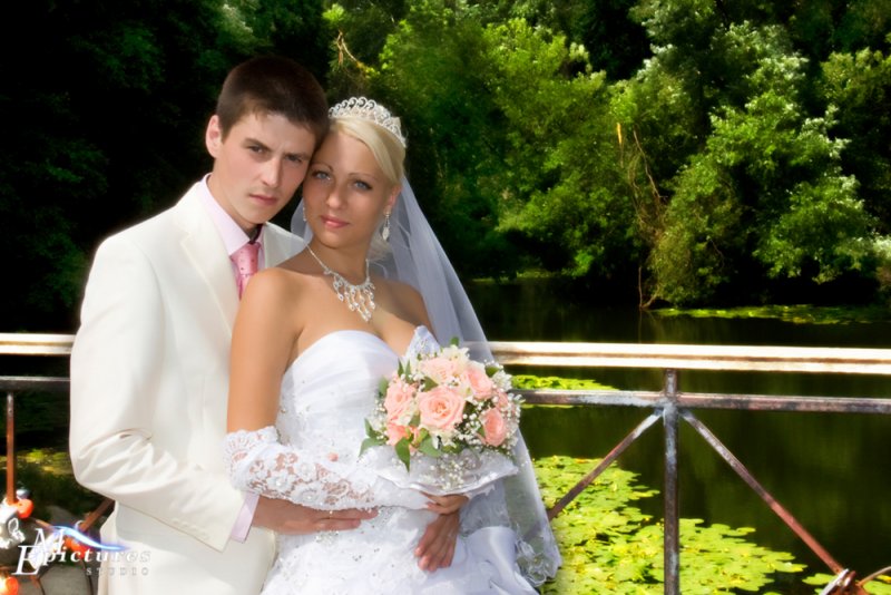 молодожены на мостике_ молодожены на мостике_