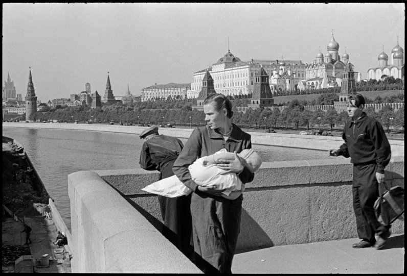 Набережная Москвы-реки рядом с Кремлем