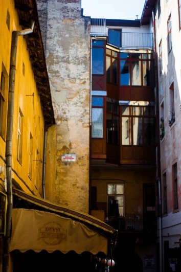 Уютный двор