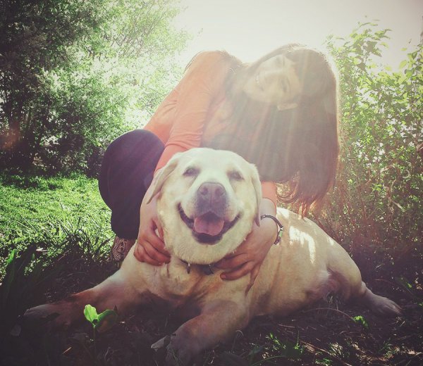 Анна с собакой-улыбакой